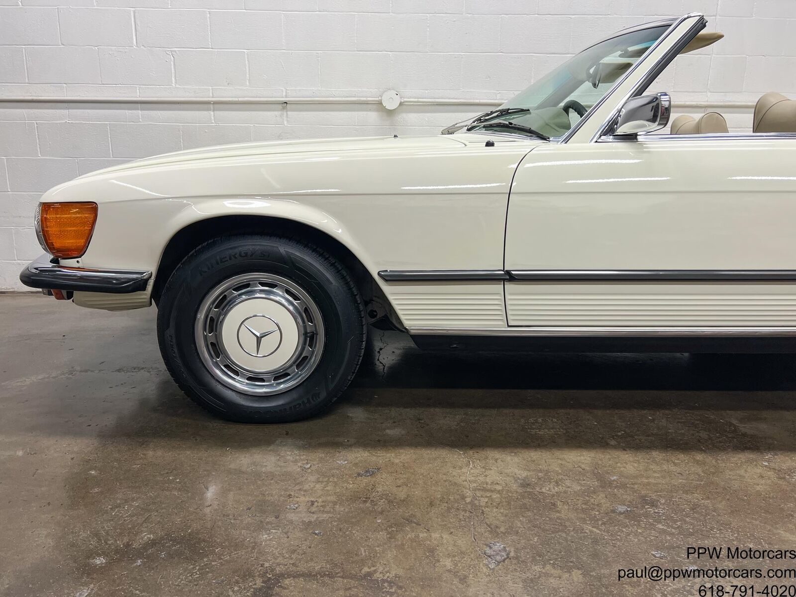 Mercedes-Benz-SL-Class-1973-Convertible-19