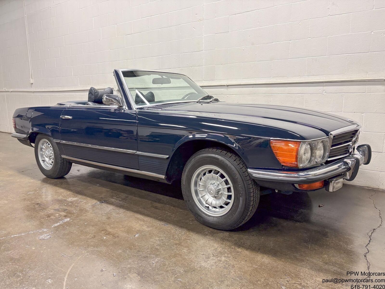 Mercedes-Benz-SL-Class-1973-Convertible-19