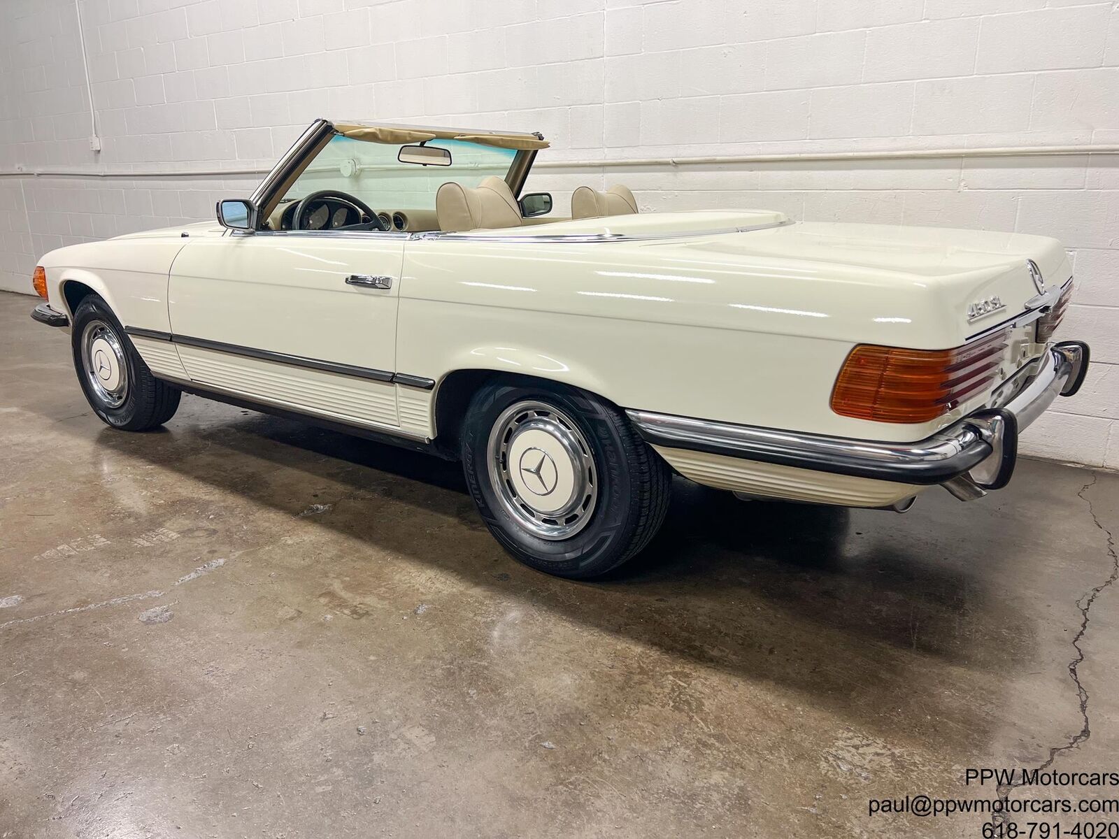 Mercedes-Benz-SL-Class-1973-Convertible-2
