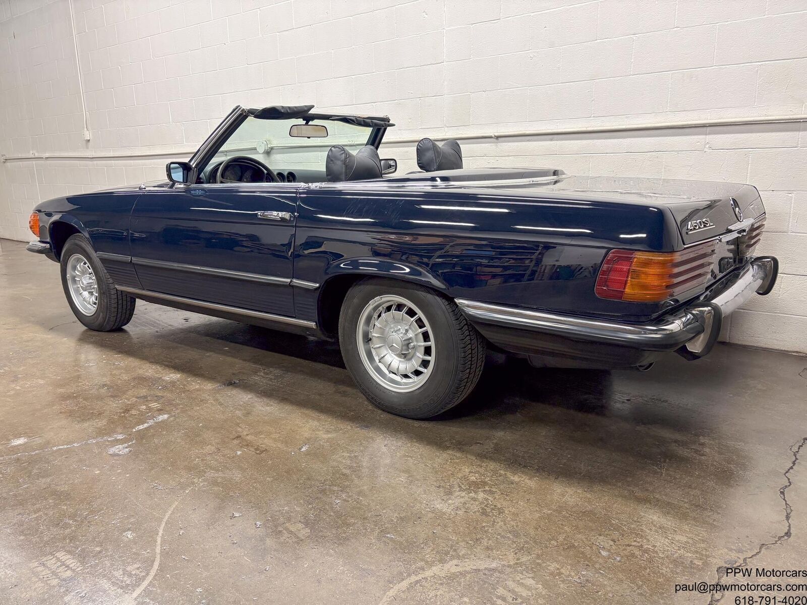 Mercedes-Benz-SL-Class-1973-Convertible-2