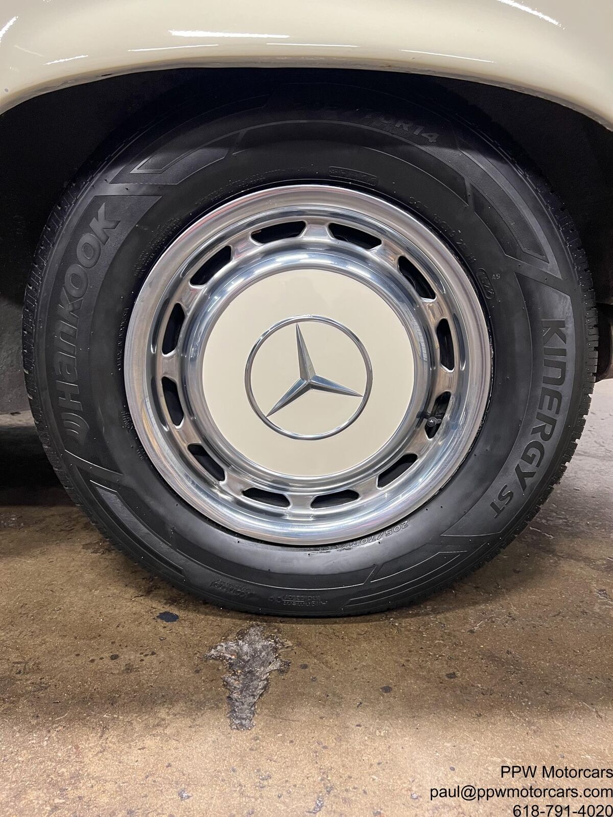 Mercedes-Benz-SL-Class-1973-Convertible-20