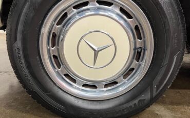 Mercedes-Benz-SL-Class-1973-Convertible-21