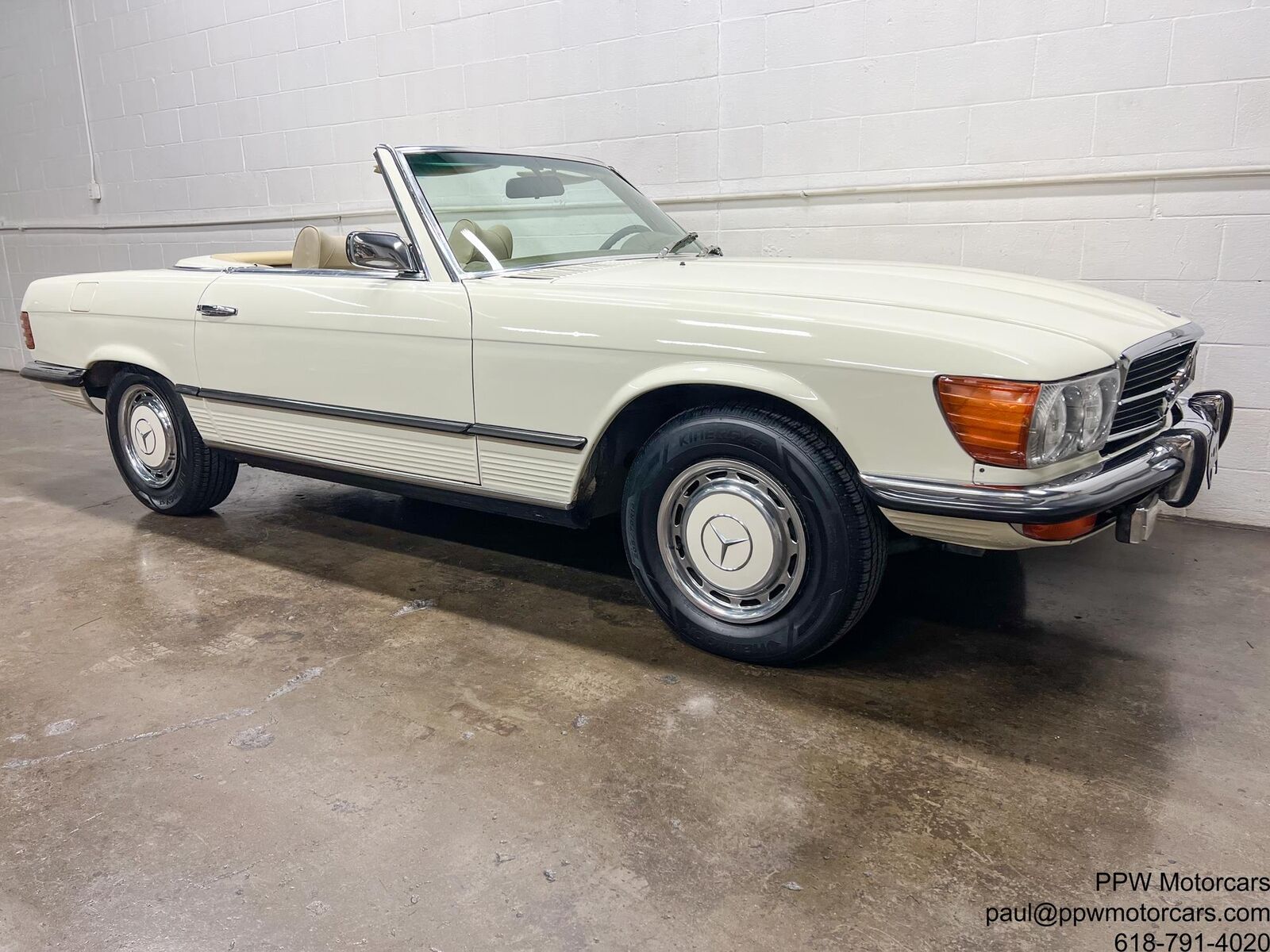 Mercedes-Benz-SL-Class-1973-Convertible-23