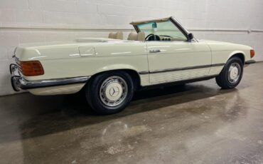 Mercedes-Benz-SL-Class-1973-Convertible-24