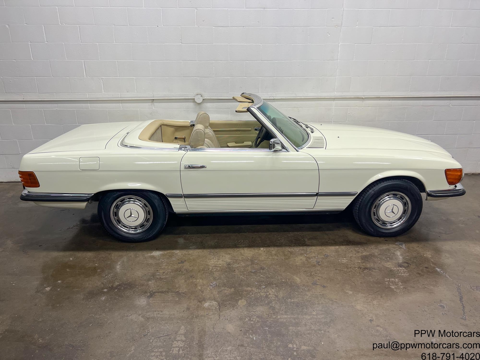 Mercedes-Benz-SL-Class-1973-Convertible-25