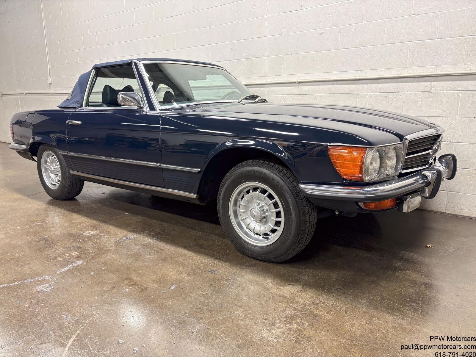 Mercedes-Benz-SL-Class-1973-Convertible-25