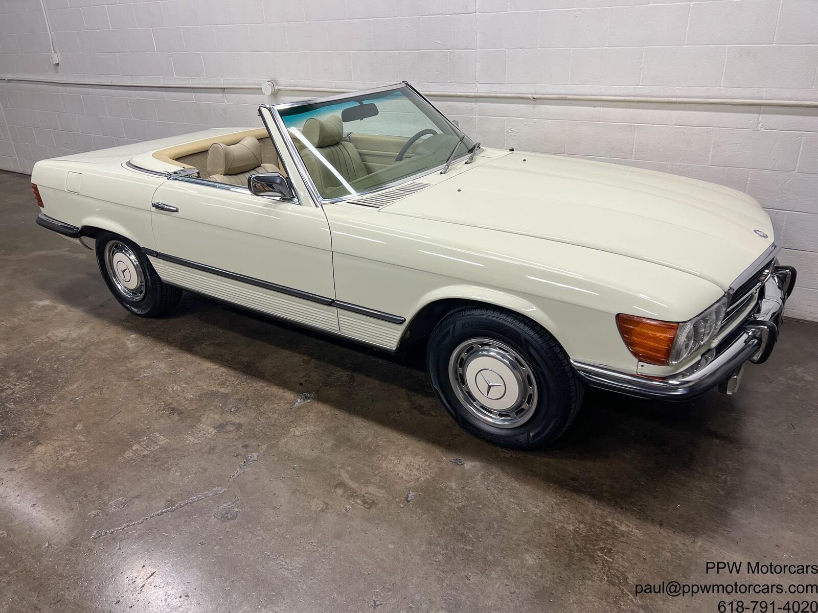 Mercedes-Benz-SL-Class-1973-Convertible-26
