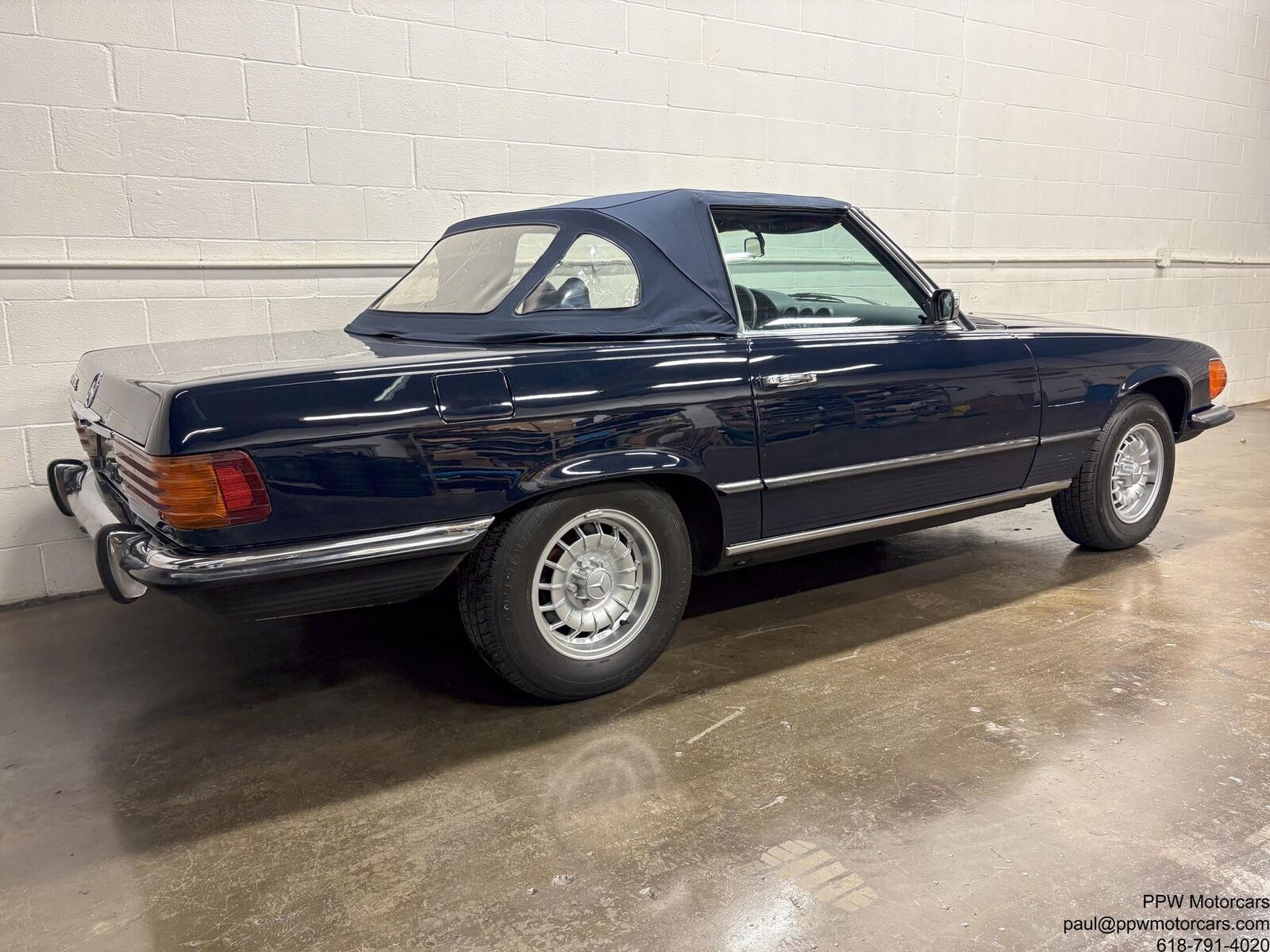 Mercedes-Benz-SL-Class-1973-Convertible-26
