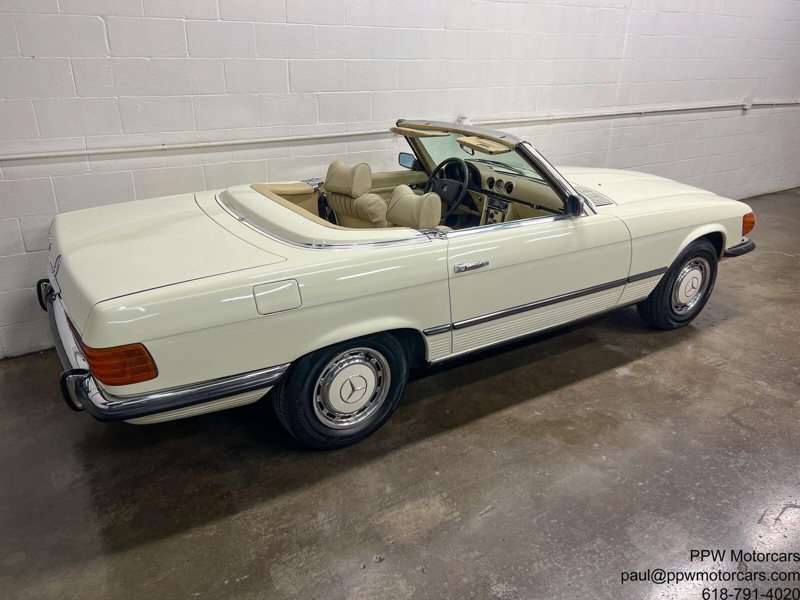 Mercedes-Benz-SL-Class-1973-Convertible-27