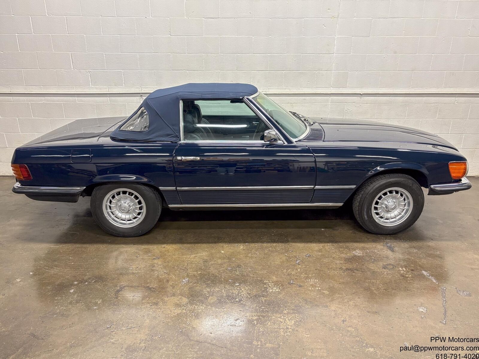 Mercedes-Benz-SL-Class-1973-Convertible-27