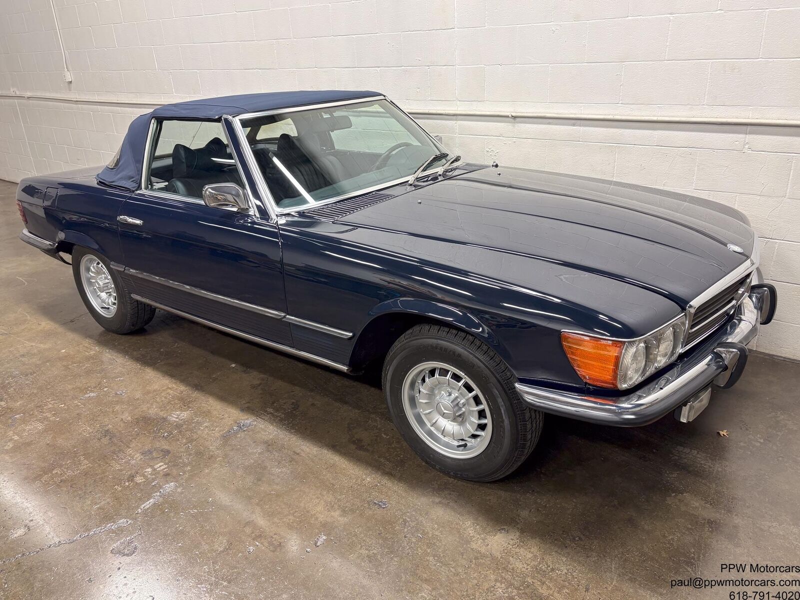 Mercedes-Benz-SL-Class-1973-Convertible-28
