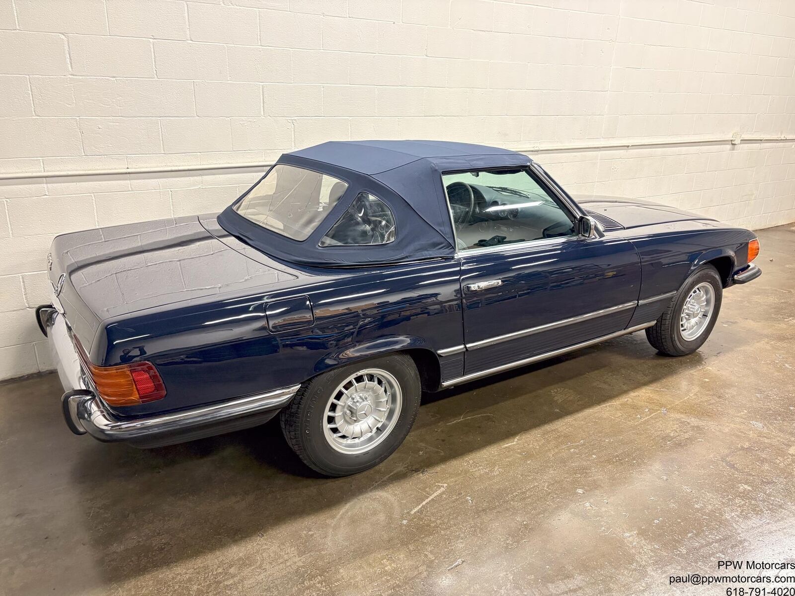 Mercedes-Benz-SL-Class-1973-Convertible-29