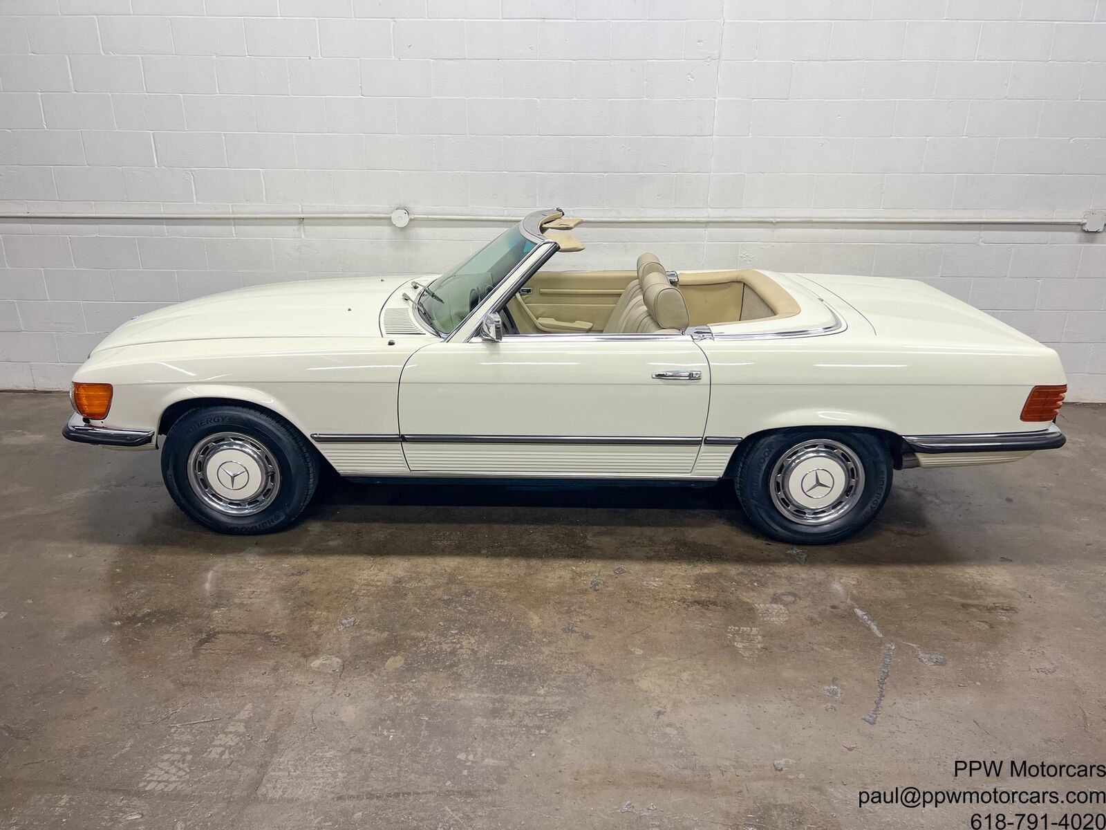 Mercedes-Benz-SL-Class-1973-Convertible-3