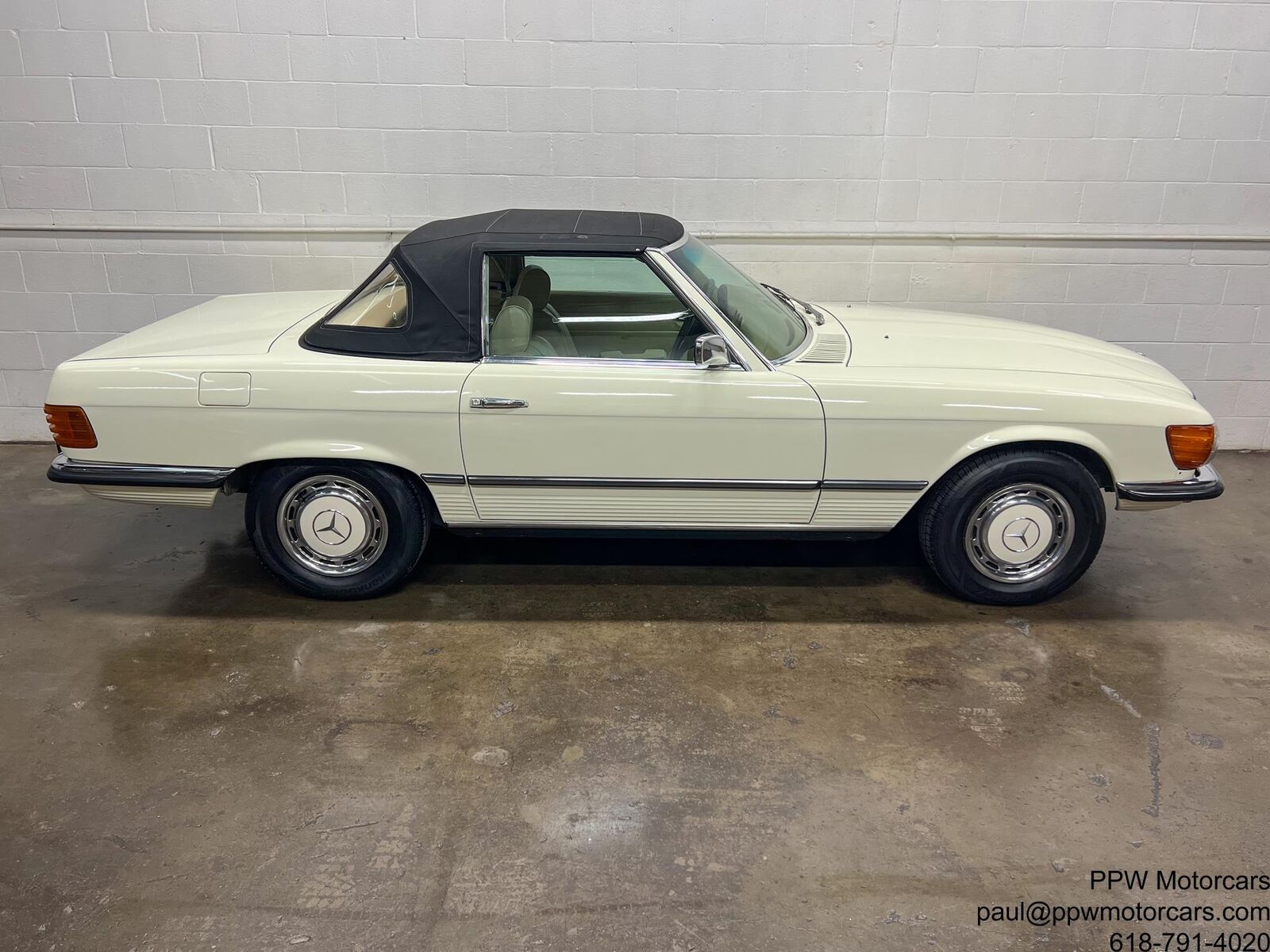 Mercedes-Benz-SL-Class-1973-Convertible-31