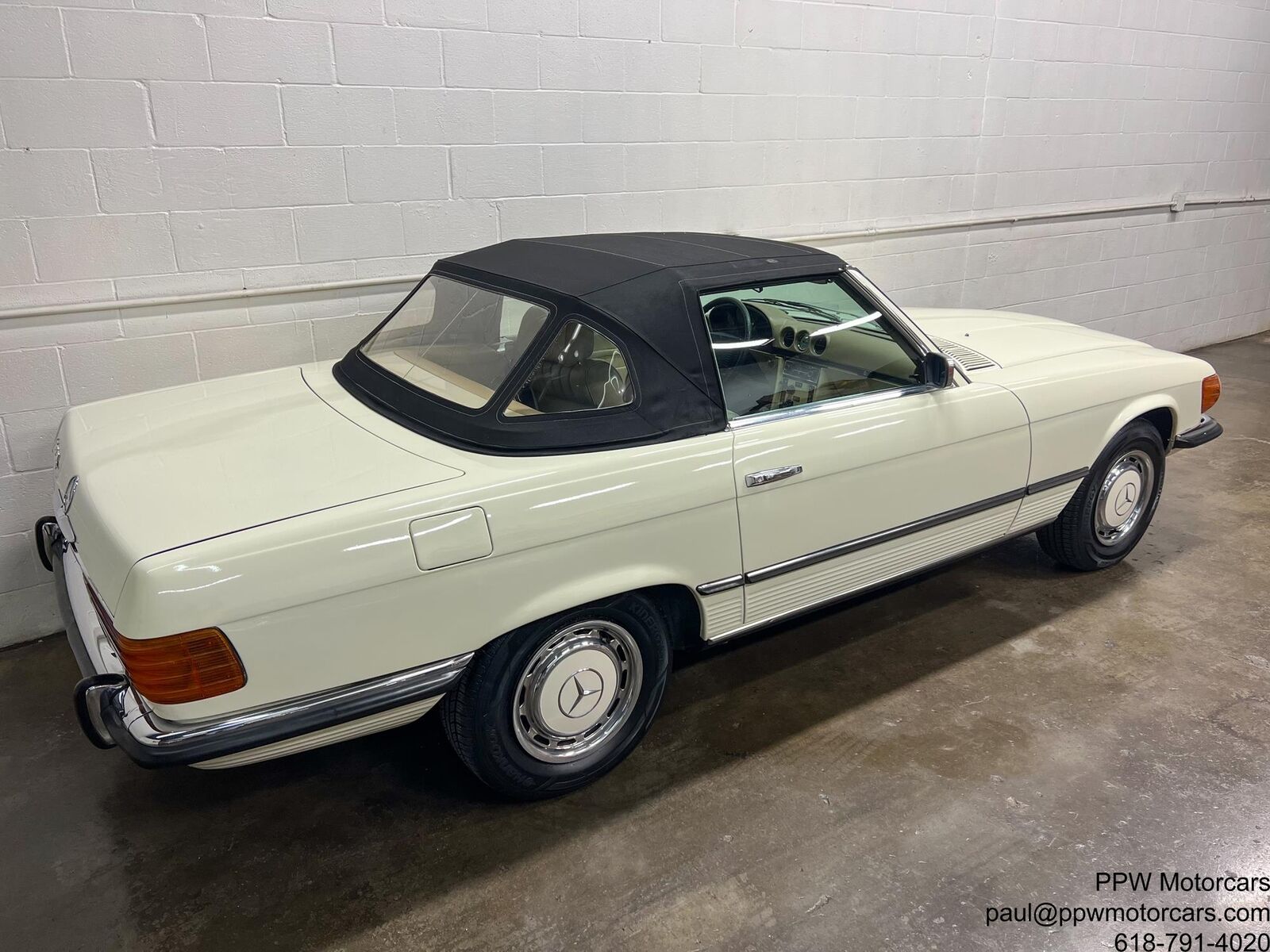 Mercedes-Benz-SL-Class-1973-Convertible-33