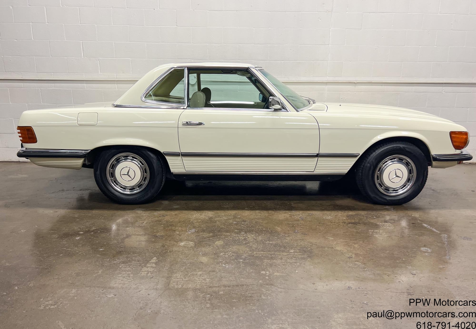 Mercedes-Benz-SL-Class-1973-Convertible-34