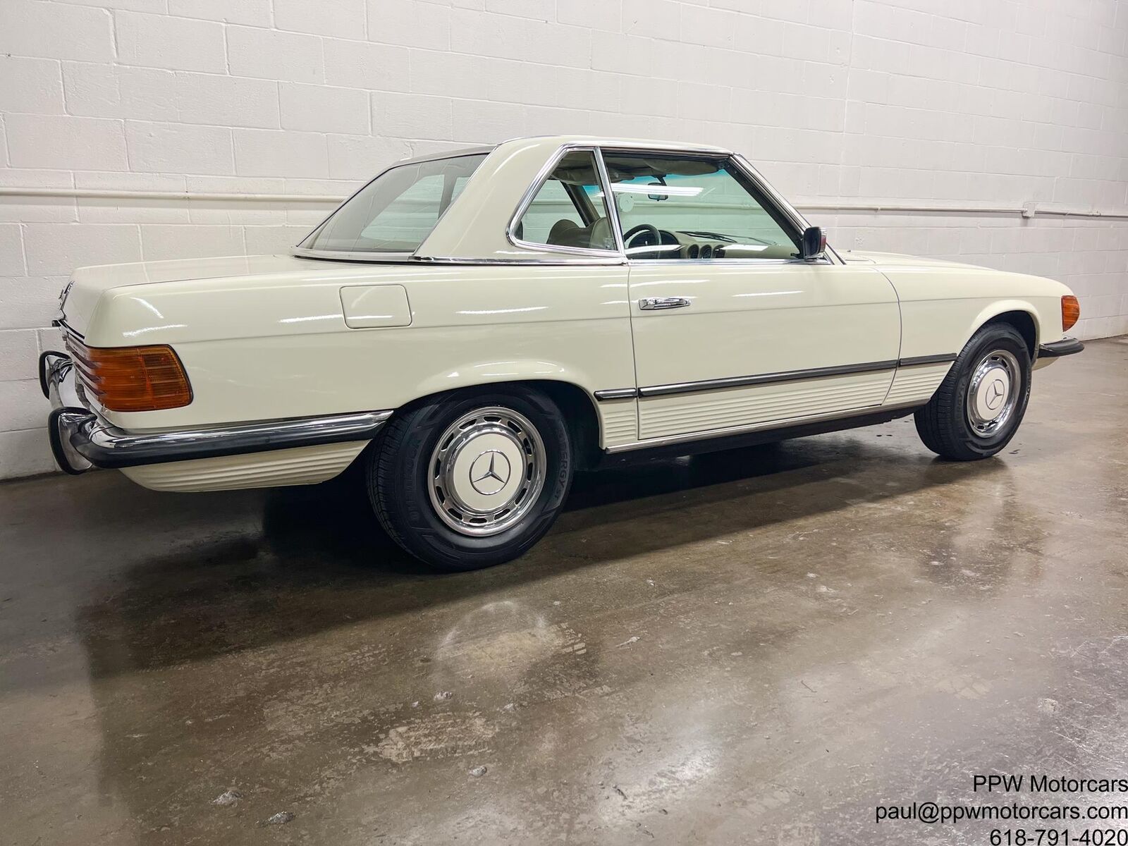 Mercedes-Benz-SL-Class-1973-Convertible-36
