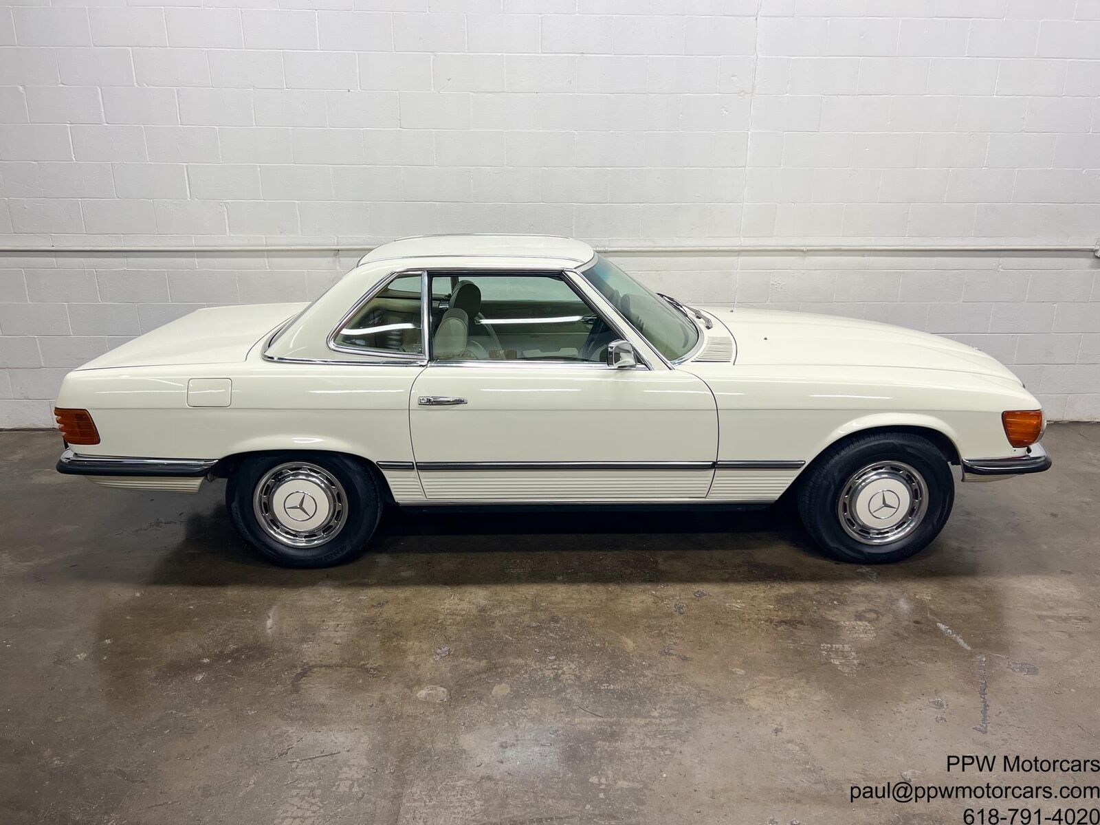 Mercedes-Benz-SL-Class-1973-Convertible-37