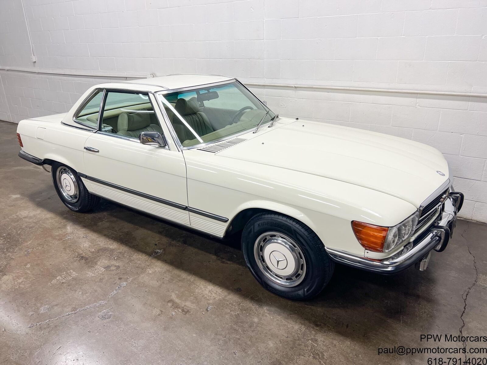 Mercedes-Benz-SL-Class-1973-Convertible-38