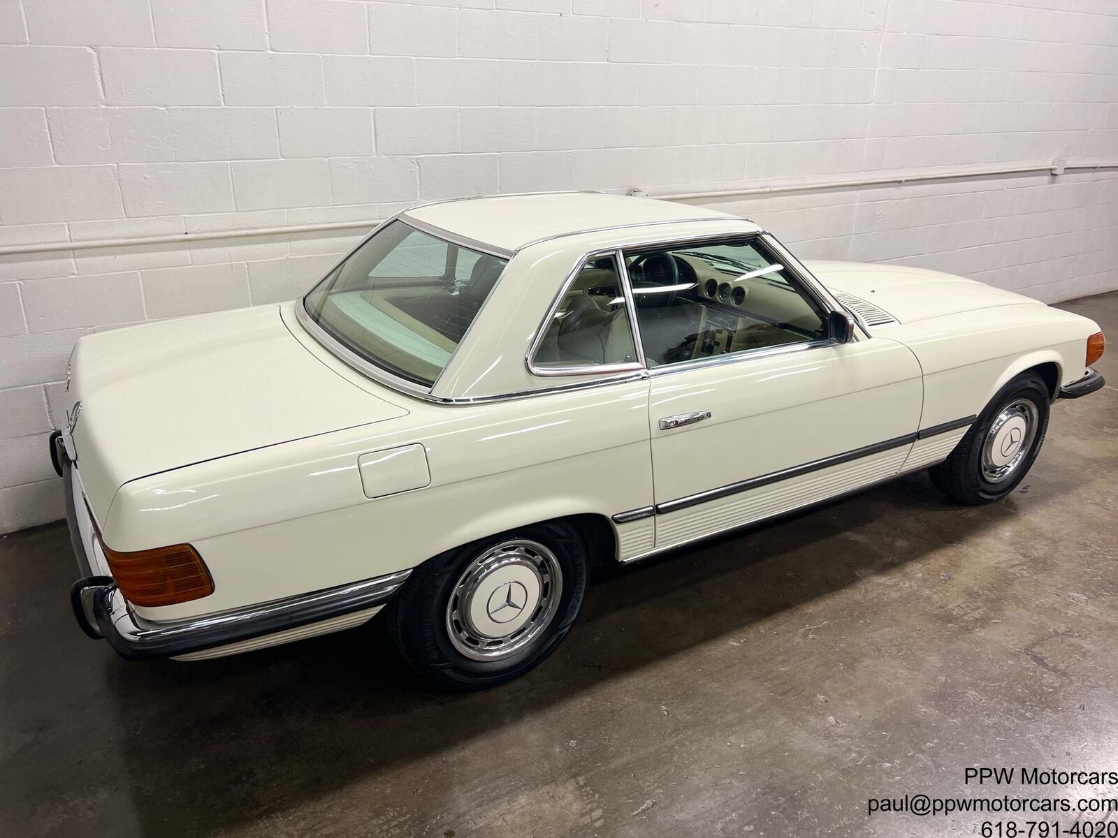 Mercedes-Benz-SL-Class-1973-Convertible-39