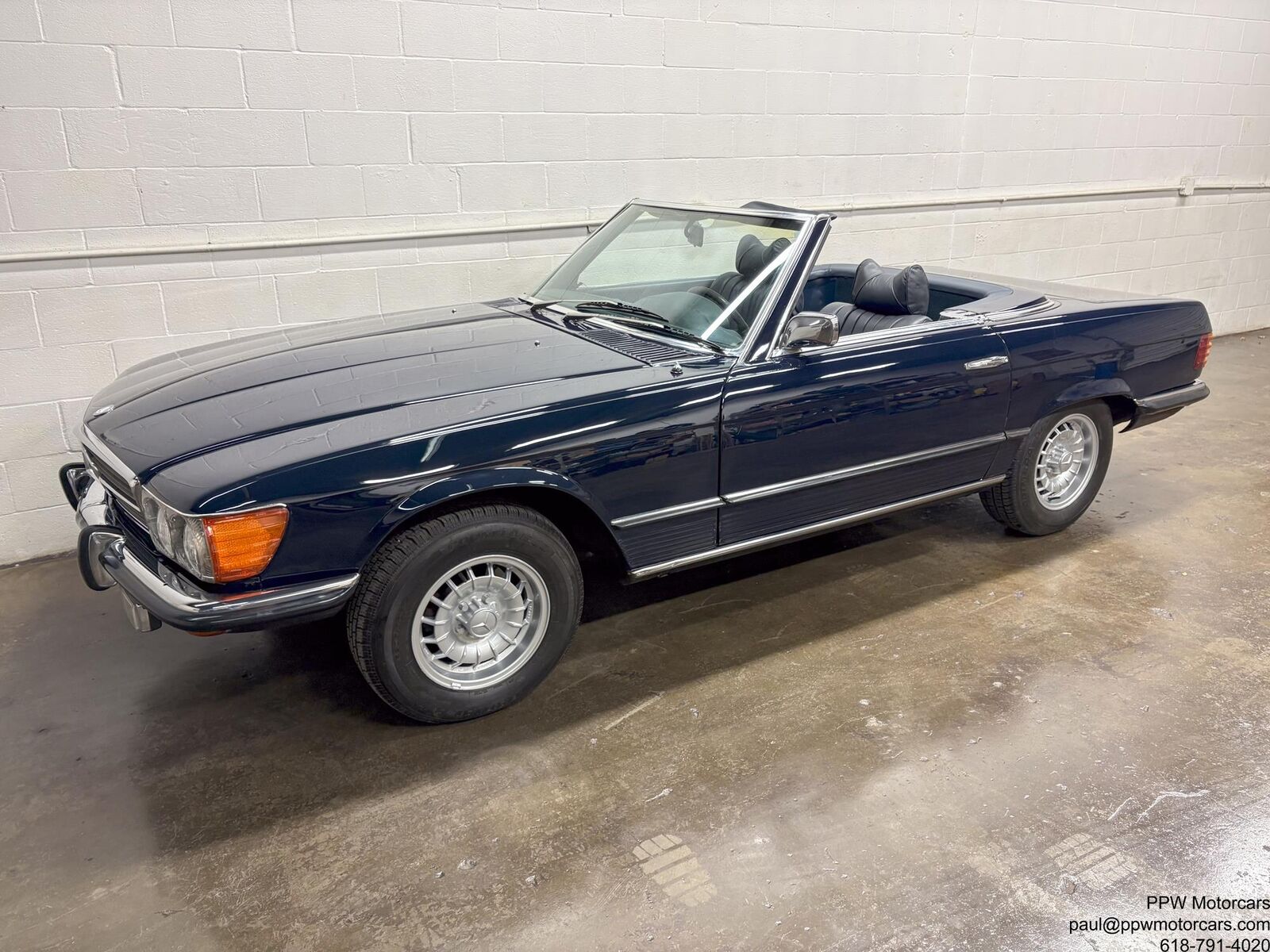 Mercedes-Benz-SL-Class-1973-Convertible-4