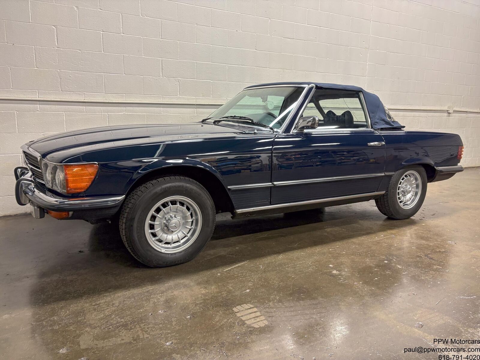 Mercedes-Benz-SL-Class-1973-Convertible-7