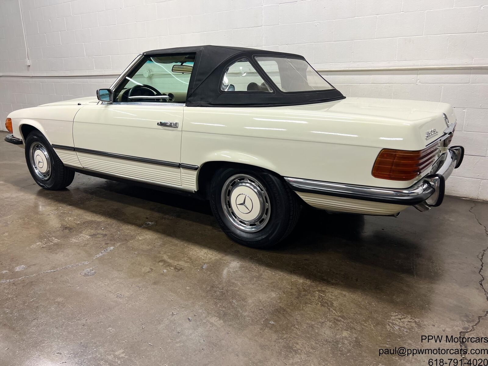 Mercedes-Benz-SL-Class-1973-Convertible-8