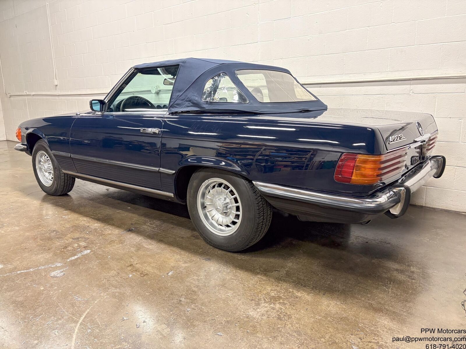 Mercedes-Benz-SL-Class-1973-Convertible-8