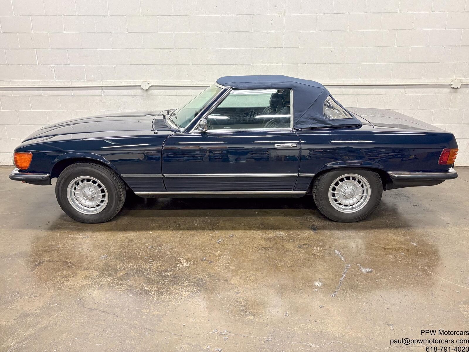 Mercedes-Benz-SL-Class-1973-Convertible-9