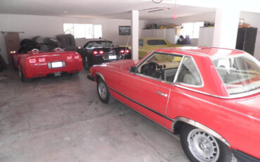 Mercedes-Benz-SL-Class-1974-Convertible-23