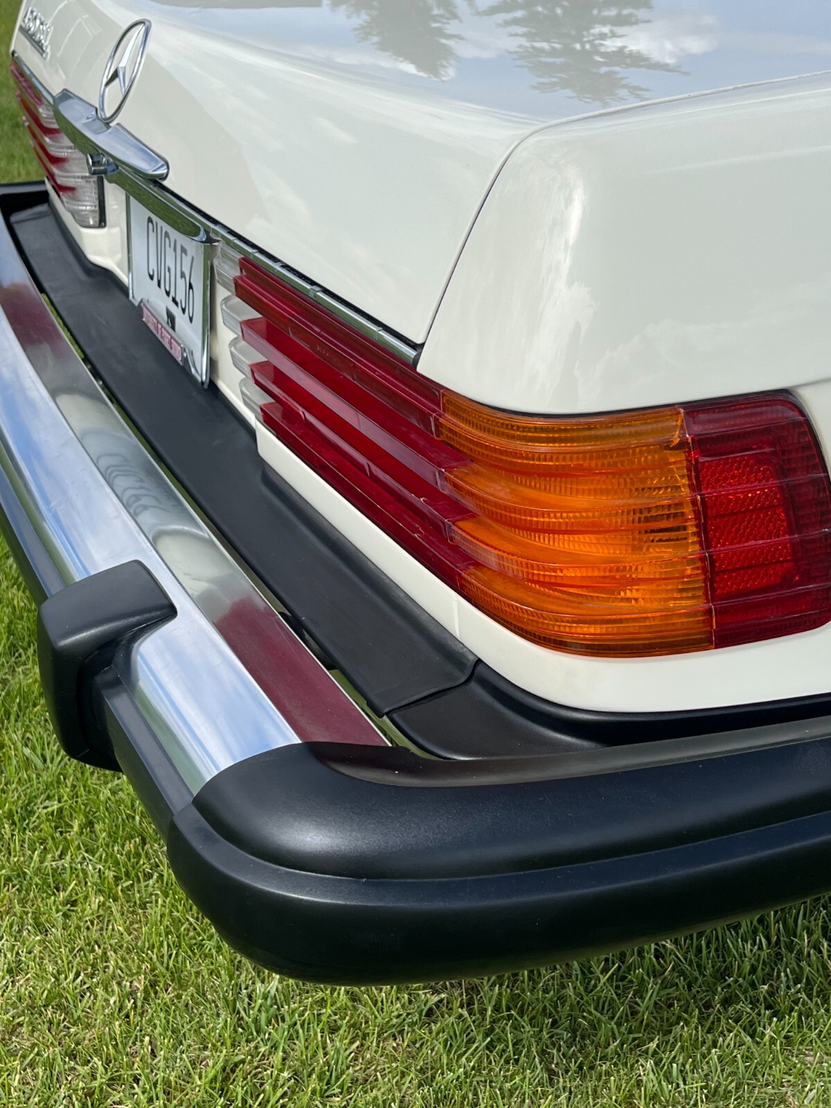 Mercedes-Benz-SL-Class-1975-Convertible-16