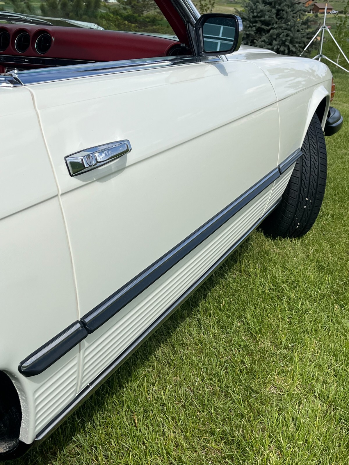 Mercedes-Benz-SL-Class-1975-Convertible-21