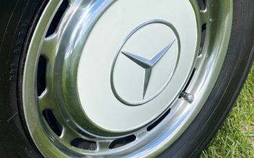 Mercedes-Benz-SL-Class-1975-Convertible-22