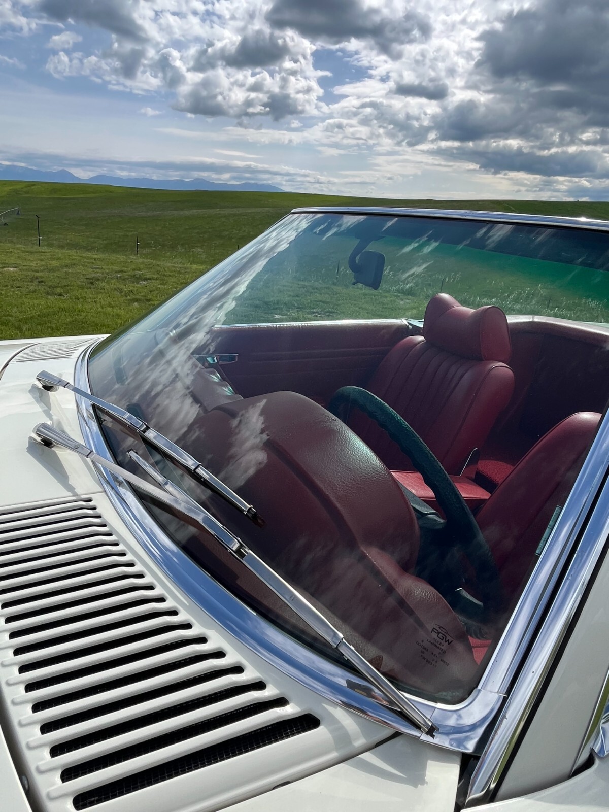 Mercedes-Benz-SL-Class-1975-Convertible-27