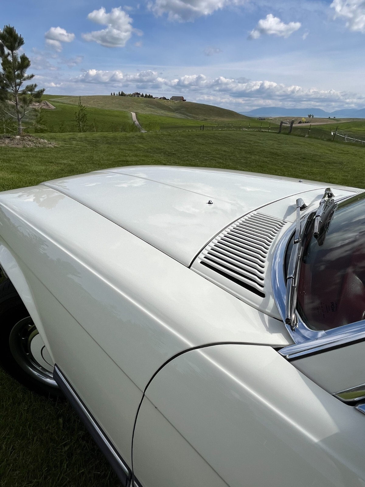 Mercedes-Benz-SL-Class-1975-Convertible-28