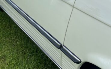 Mercedes-Benz-SL-Class-1975-Convertible-30