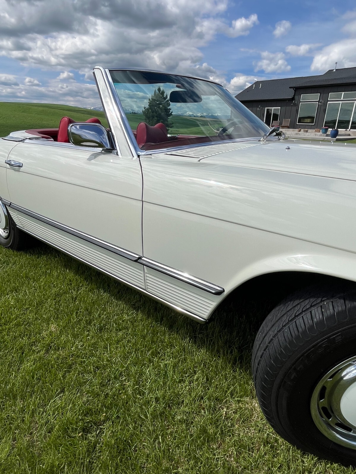 Mercedes-Benz-SL-Class-1975-Convertible-31