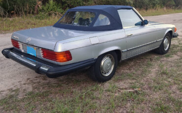 Mercedes-Benz-SL-Class-1975-Convertible-6