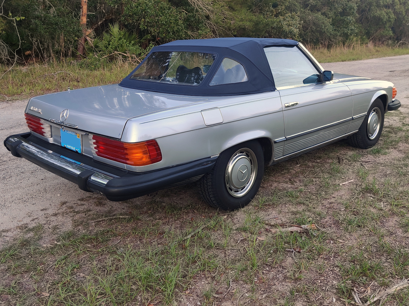 Mercedes-Benz-SL-Class-1975-Convertible-6