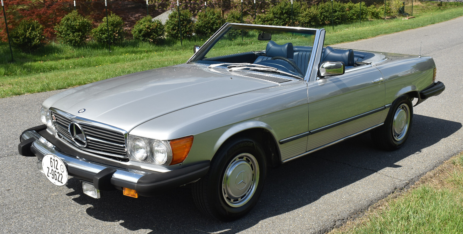 Mercedes-Benz-SL-Class-1976-Convertible-12