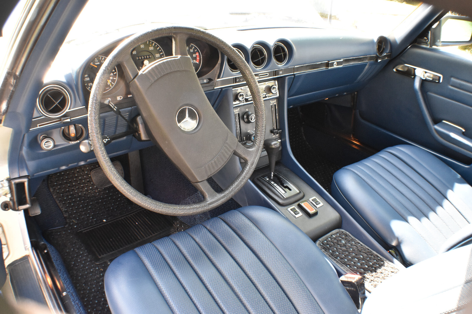 Mercedes-Benz-SL-Class-1976-Convertible-20