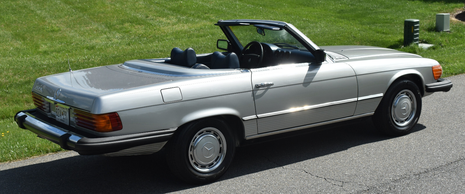 Mercedes-Benz-SL-Class-1976-Convertible-3