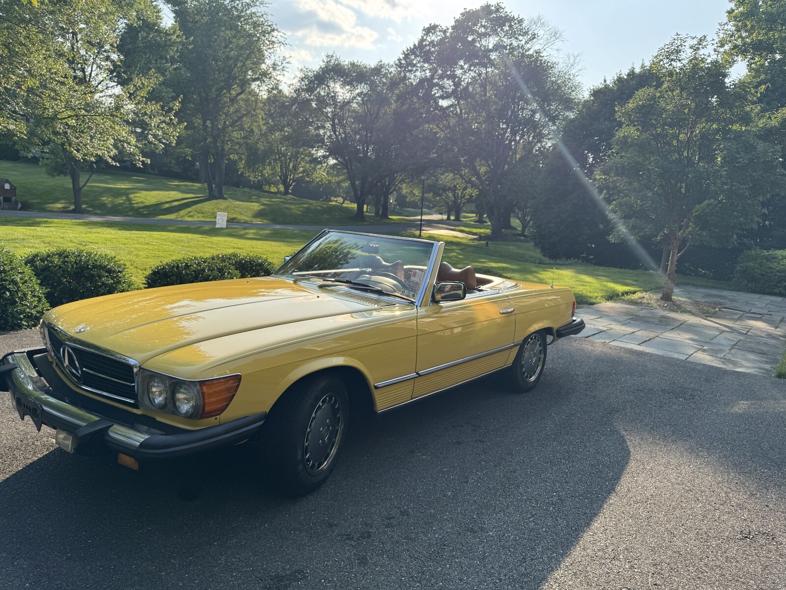 Mercedes-Benz-SL-Class-1979-Convertible-14