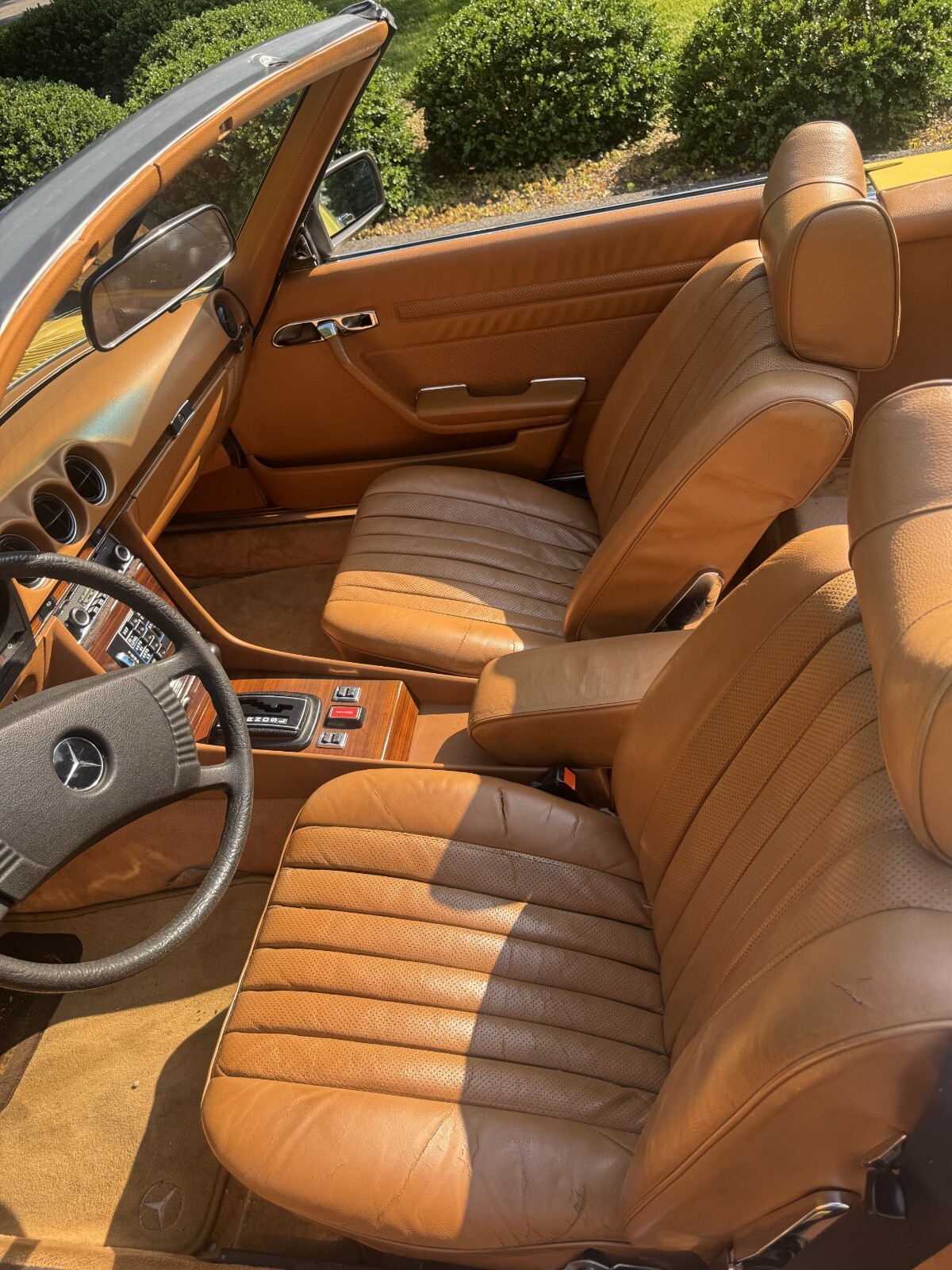 Mercedes-Benz-SL-Class-1979-Convertible-17