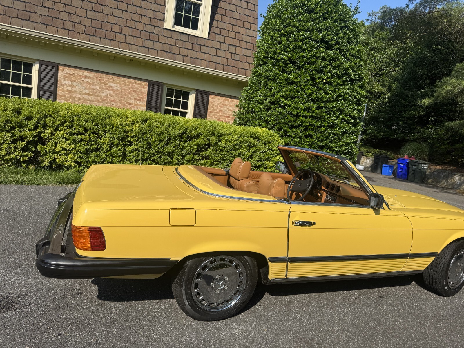Mercedes-Benz-SL-Class-1979-Convertible-23