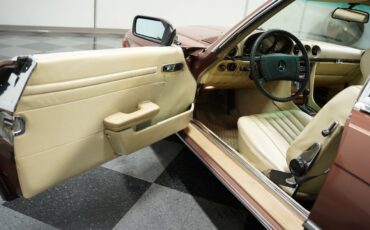 Mercedes-Benz-SL-Class-1979-Convertible-28