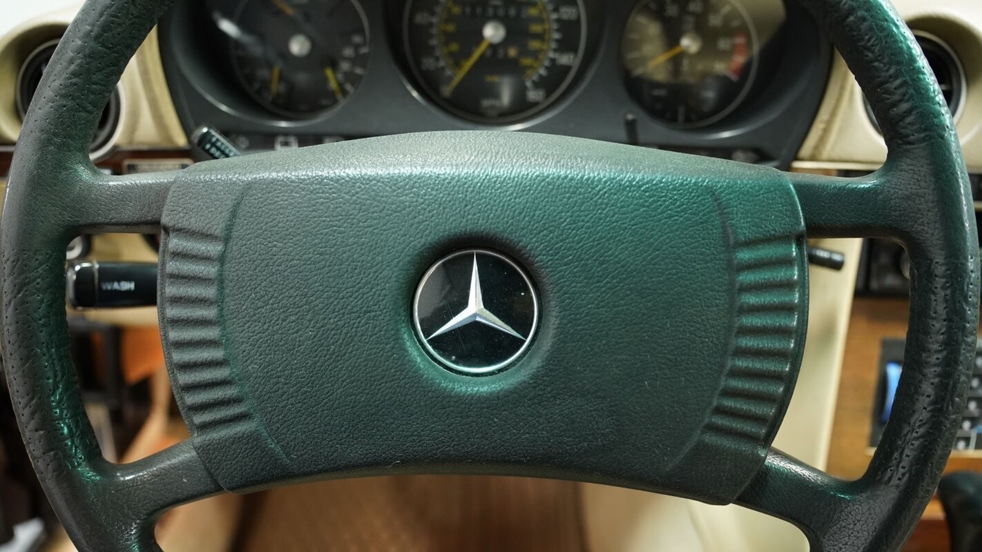 Mercedes-Benz-SL-Class-1979-Convertible-30