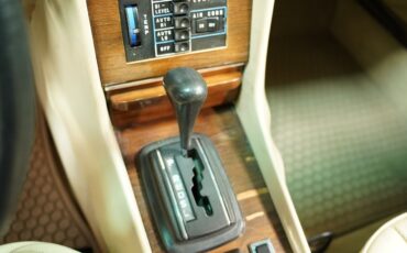 Mercedes-Benz-SL-Class-1979-Convertible-33