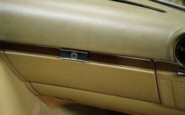 Mercedes-Benz-SL-Class-1979-Convertible-38