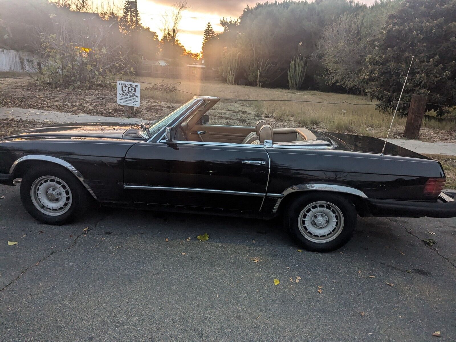 Mercedes-Benz-SL-Class-1980-Convertible-10